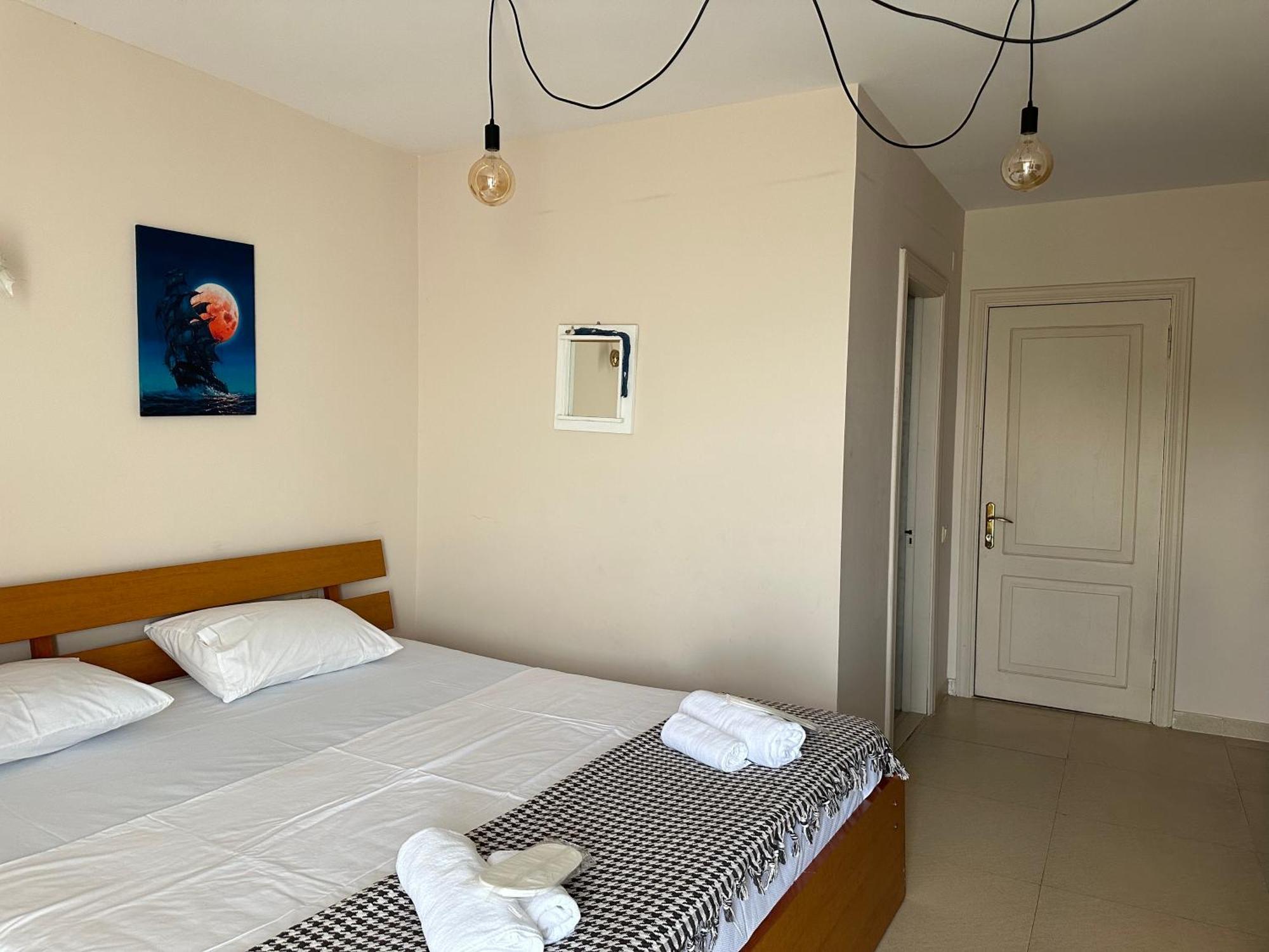 Claude Monet Beach Hotel Ureki Buitenkant foto