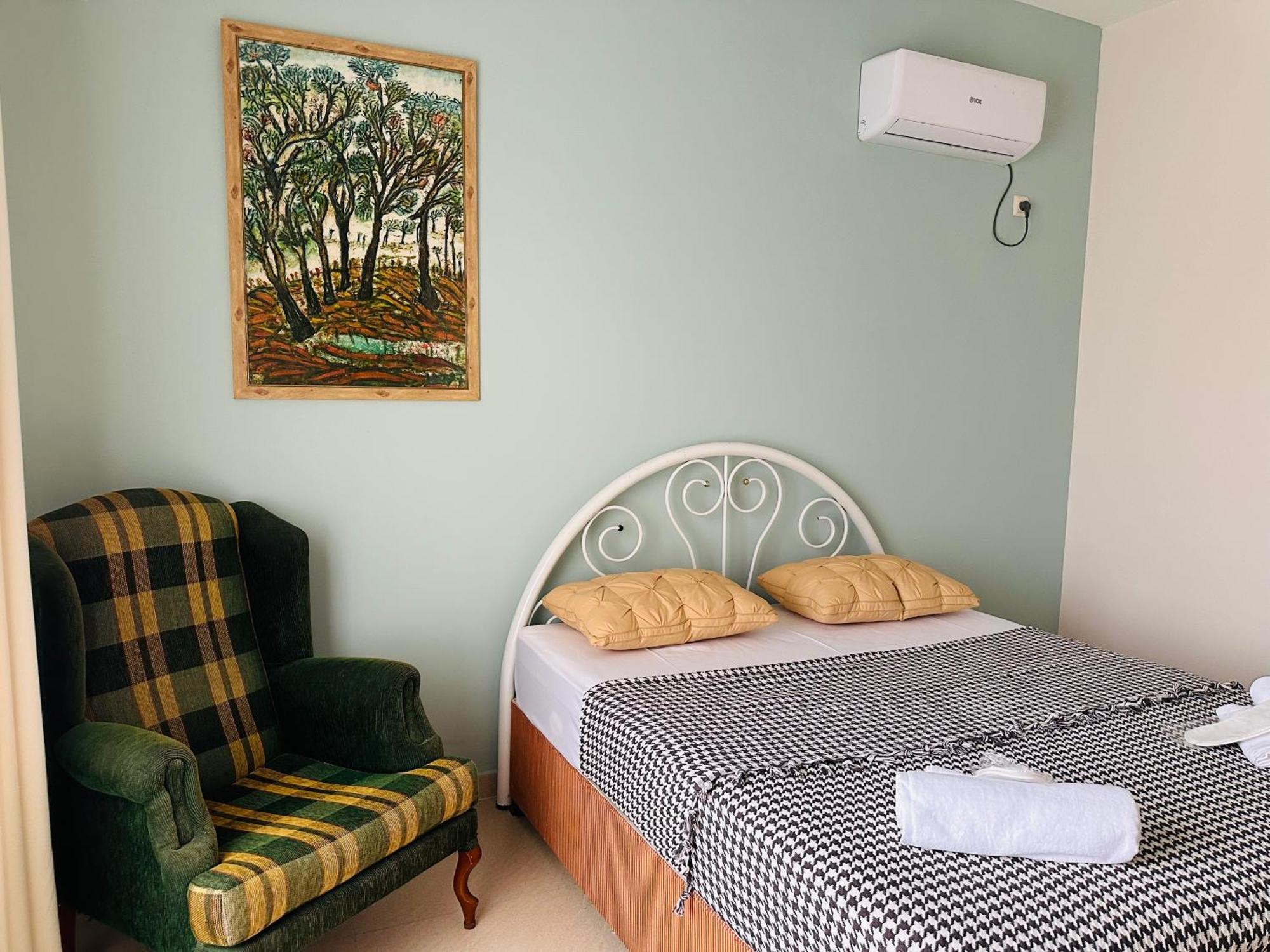 Claude Monet Beach Hotel Ureki Buitenkant foto