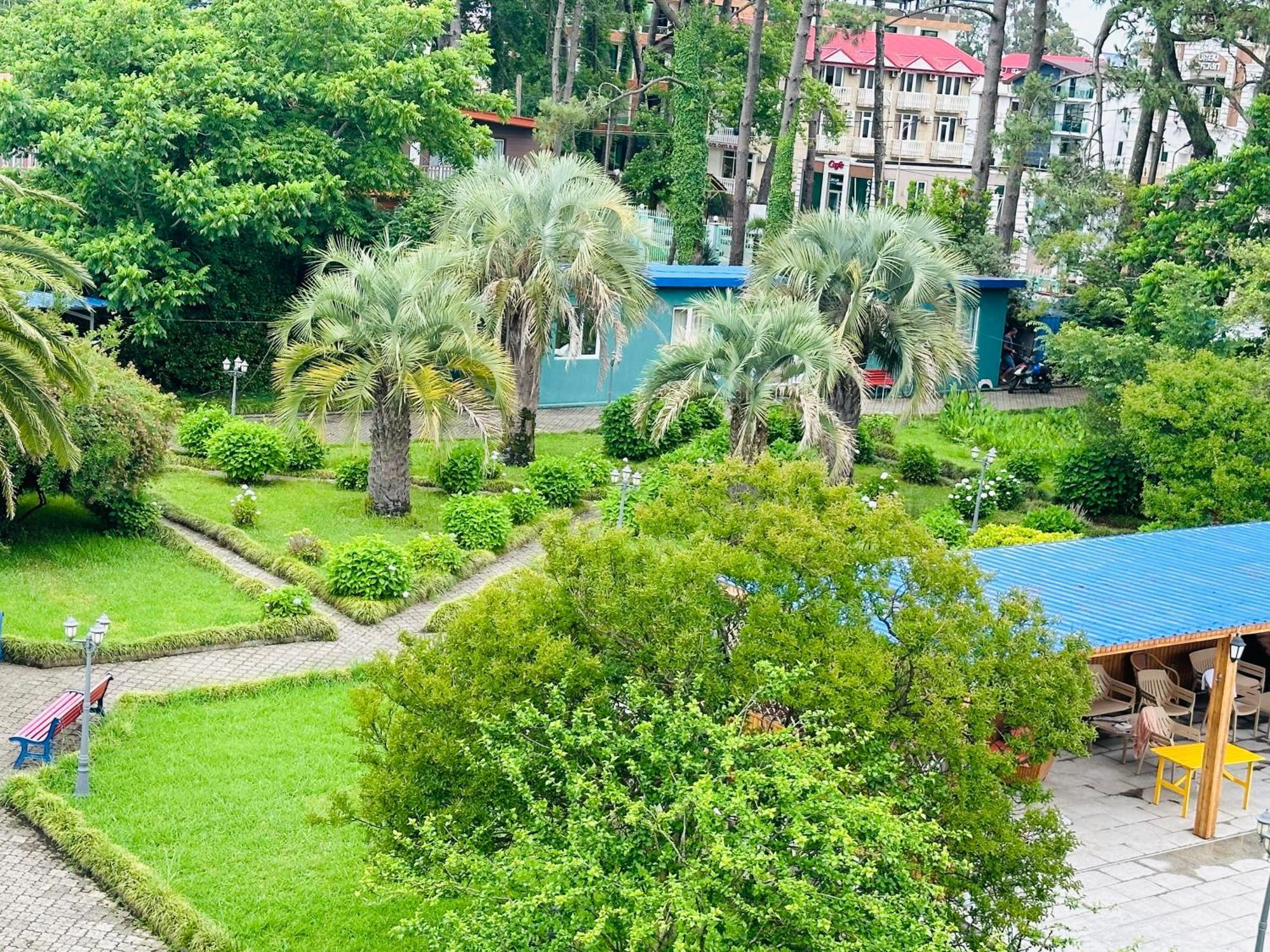 Claude Monet Beach Hotel Ureki Buitenkant foto